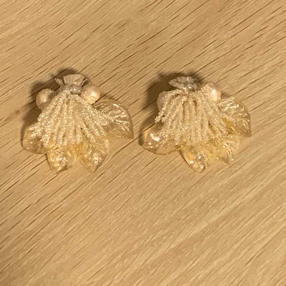 NWOT VINTAGE CLIP ON EARRINGS - Picture 1 of 2